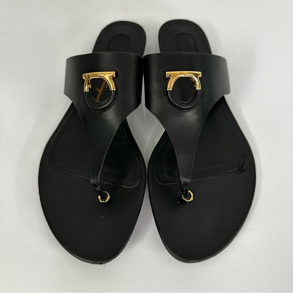 Salvatore Ferragamo Enfola Black Leather Sandals Slip On Flats Size 8C - Picture 2 of 16